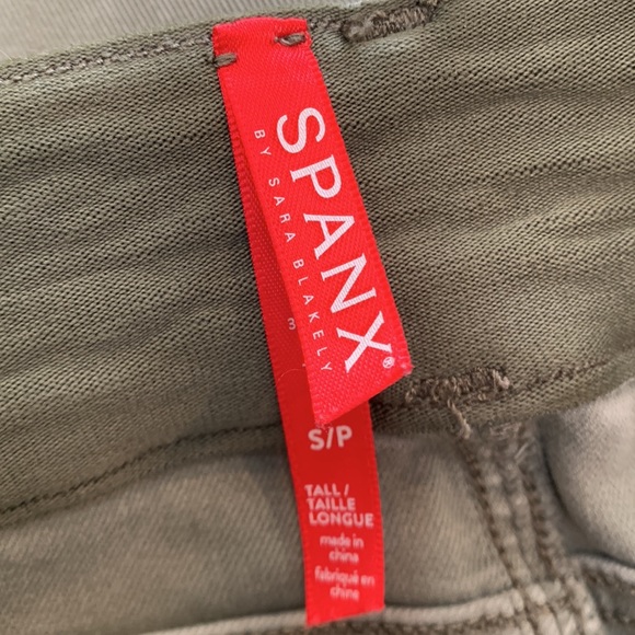 Spanx Stretch Twill Ankle Cargo Pant - Picture 12 of 13